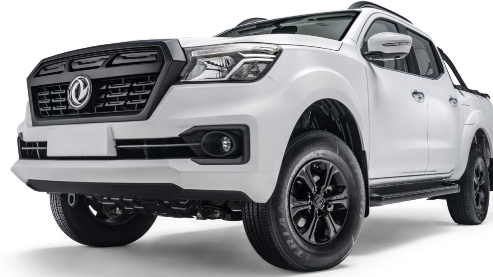 <p>Vista delantera de Camioneta de Carga Pick UP D1 color blanca.</p>